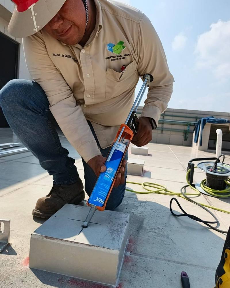 Anclaje epóxico estructural supervisado por ingeniero CCC
